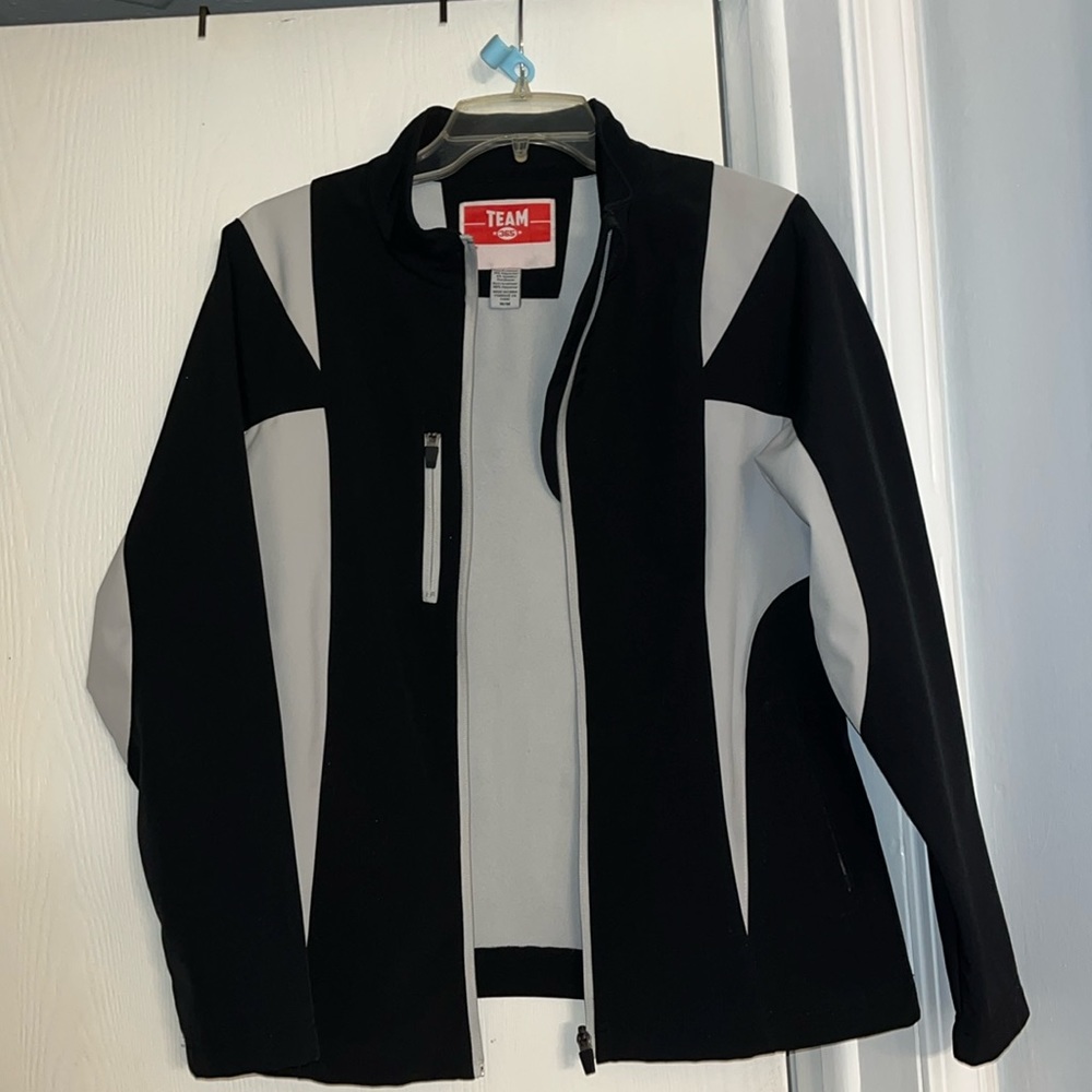 Team 365, size medium, AWESOME zip up jacket, with extra zipper pockets
